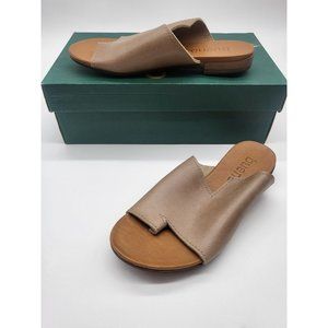 Bueno Womens Tulla Slide Sandal Beige Leather Size: 7